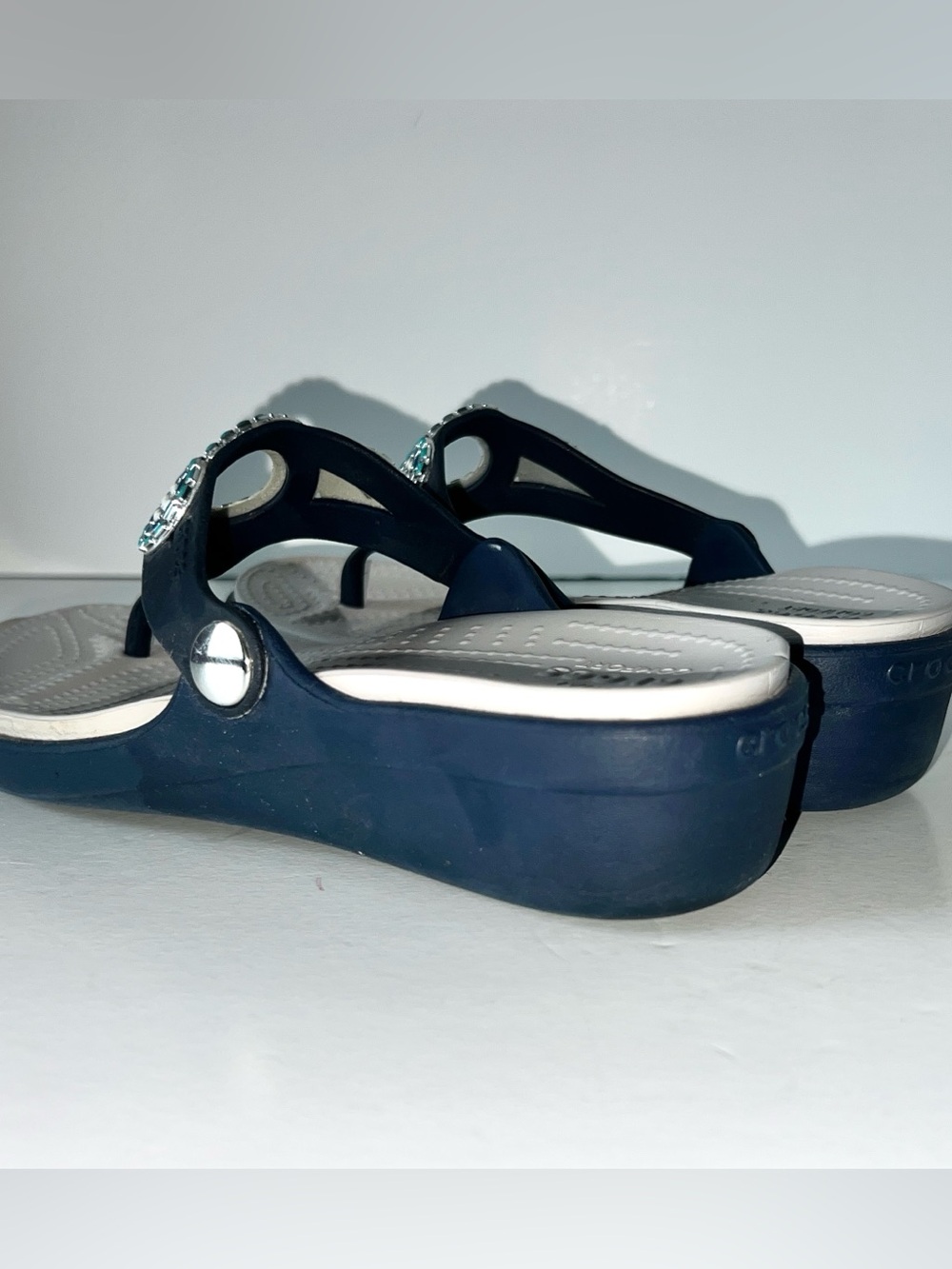 Crocs Sanrah Diamante Wedge Flip Sandals Size 7 NAVY Embellished Turquoise - Picture 5 of 12